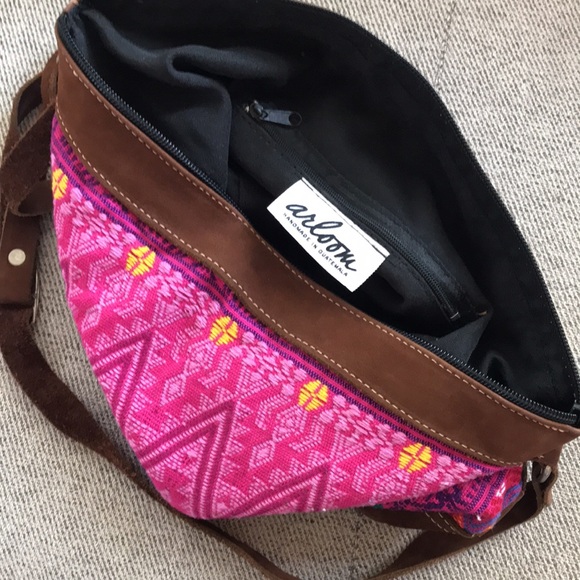 Arloom Guatemalan Woven Cotton and Leather Handbag - Picture 4 of 4